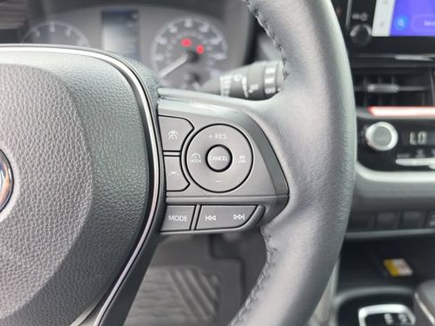 Used 2023 Toyota Corolla Cross LE FWD image 37