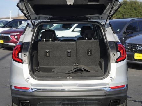 Used 2018 GMC Terrain SLT image 30