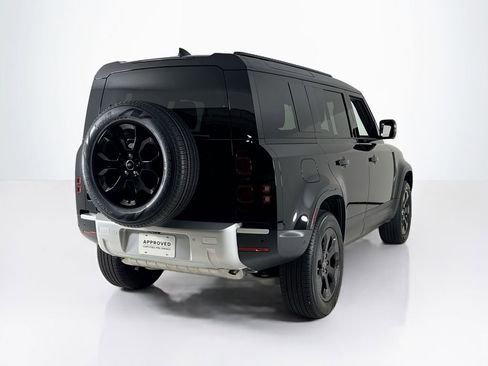 Used 2025 Land Rover Defender 110 S image 5