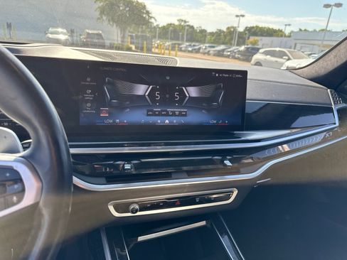 Used 2024 BMW X7 xDrive40i w/ M Sport Package AWD/4WD image 15