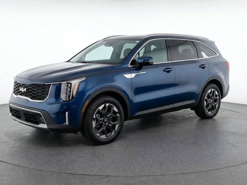 Used 2024 Kia Sorento S image 3
