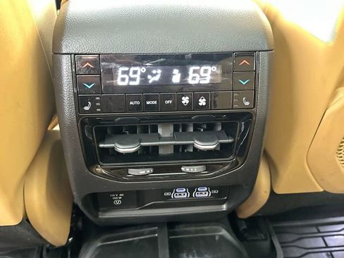 Used 2022 Jeep Grand Cherokee Summit image 29