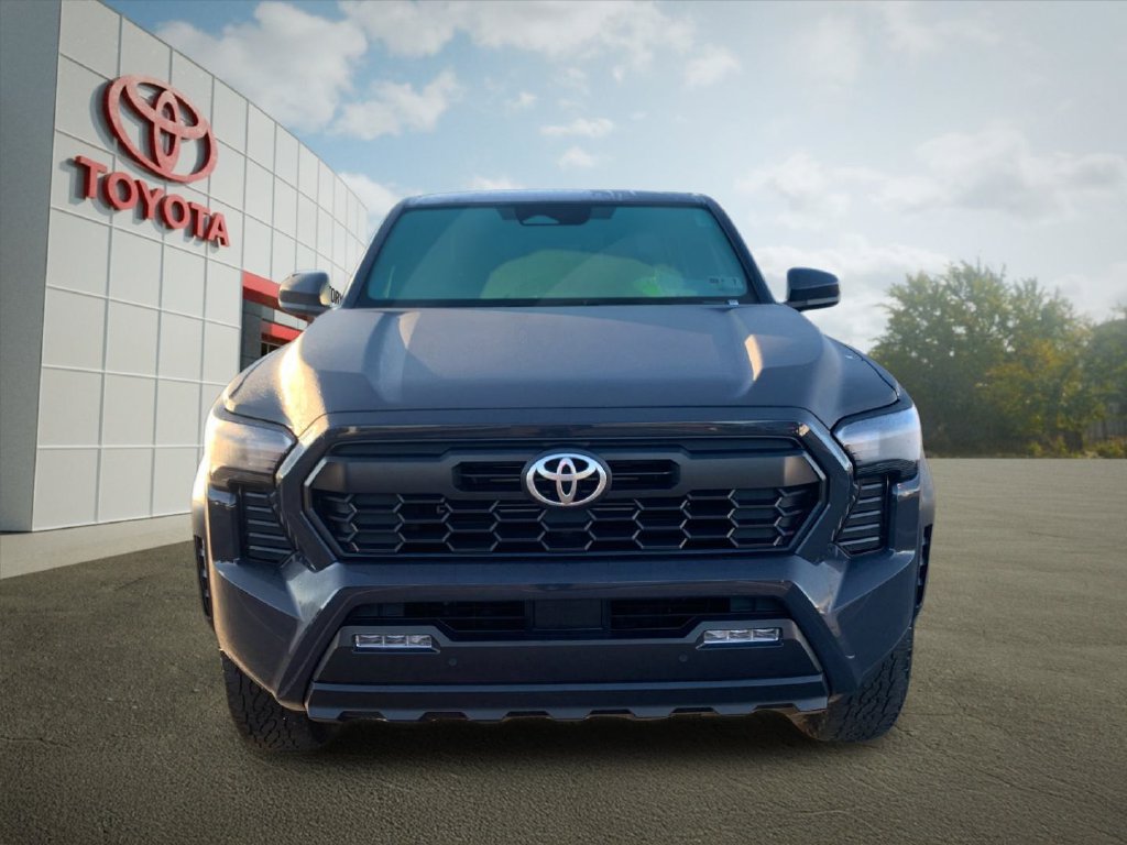 Used 2024 Toyota Tacoma TRD Off-Road w/ TRD Off Road Upgrade Package AWD/4WD image 8
