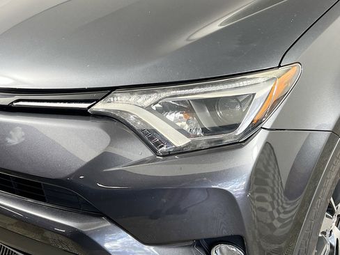 Used 2018 Toyota RAV4 XLE image 12