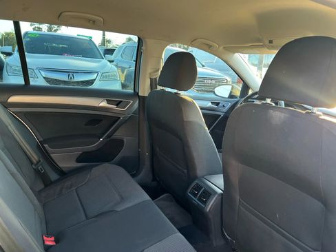 Used 2017 Volkswagen Golf S image 14