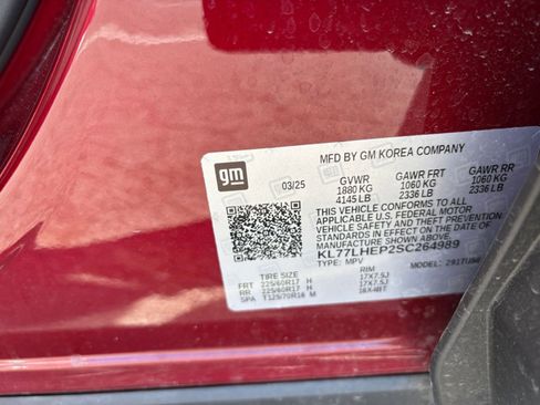 Used 2025 Chevrolet Trax LT w/ LT Convenience Package image 28