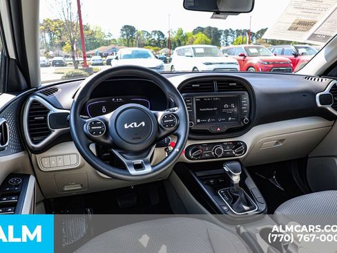 Used 2025 Kia Soul LX FWD image 27