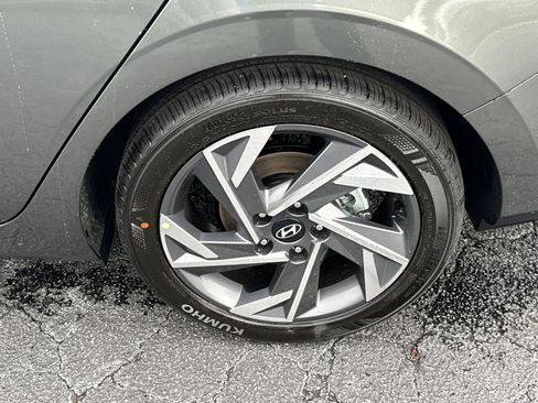 Certified 2025 Hyundai Elantra SEL w/ Cargo Package image 19