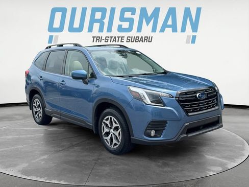 Used 2023 Subaru Forester Premium AWD/4WD image 1