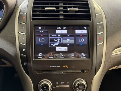 Used 2019 Lincoln MKC Premiere FWD image 20