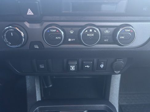 Used 2023 Toyota Tacoma TRD Off-Road image 26