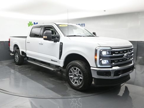Used 2026 Ford F250 Lariat AWD/4WD image 2
