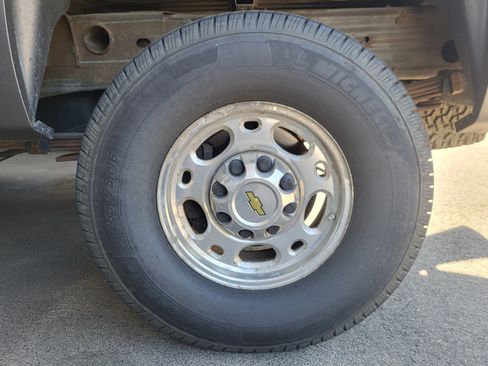 Used 2007 Chevrolet Silverado 2500 LTZ w/ Safety Package AWD/4WD image 5