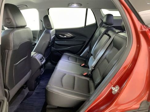 Used 2023 GMC Terrain SLT image 28