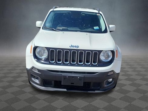 Used 2017 Jeep Renegade Latitude w/ Cold Weather Group AWD/4WD image 4