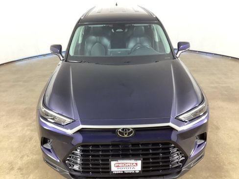 Used 2024 Toyota Grand Highlander AWD image 4