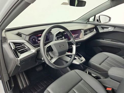 Used 2023 Audi Q4 e-tron Premium w/ Convenience Package image 18