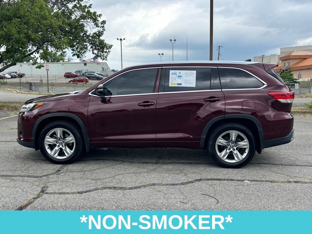 Used 2019 Toyota Highlander Limited w/ Carpet Mat Package (TMS) AWD/4WD image 6