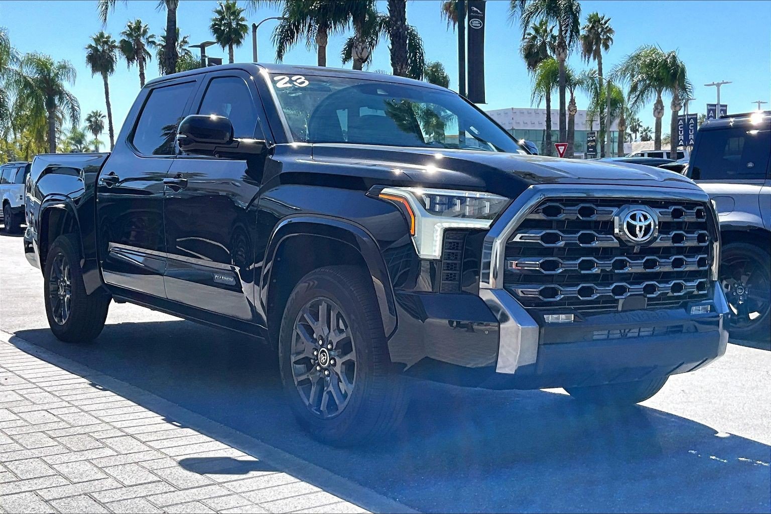 Used 2023 Toyota Tundra Platinum AWD/4WD image 2