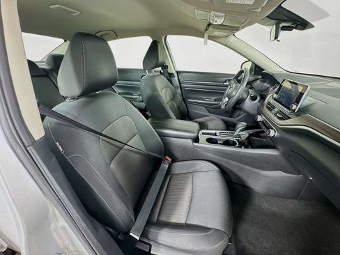 Used 2024 Nissan Altima 2.5 SV FWD image 33