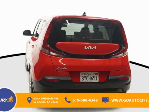 Used 2022 Kia Soul LX image 14