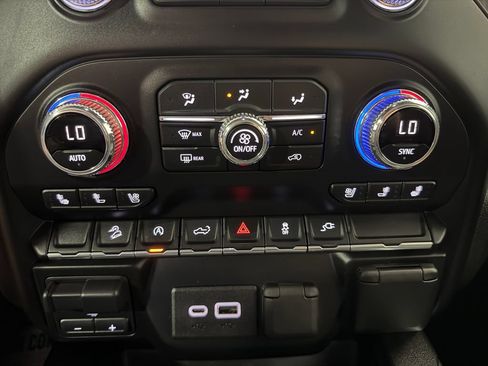 Used 2020 GMC Sierra 1500 AT4 AWD/4WD image 32