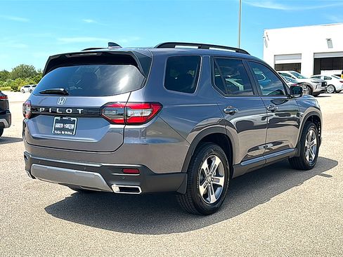 Used 2026 Honda Pilot EX-L image 8
