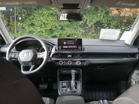 Used 2023 Honda CR-V LX image 9
