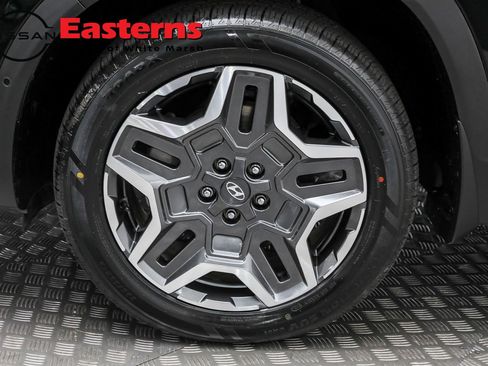 Used 2023 Hyundai Santa Fe Limited image 32