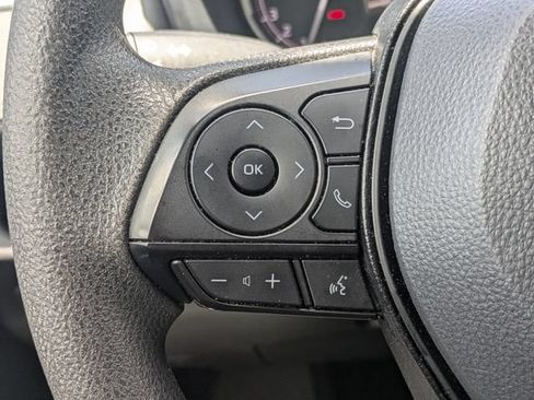 Used 2025 Toyota RAV4 XLE AWD/4WD image 25