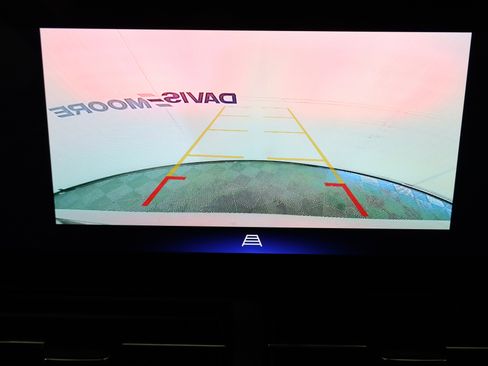 Used 2024 Chevrolet Trax LT w/ Sunroof Package image 25