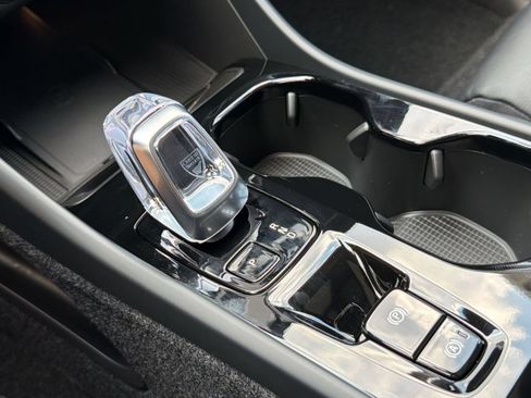 New 2026 Volvo XC40 B5 Plus w/ Climate Package AWD/4WD image 15