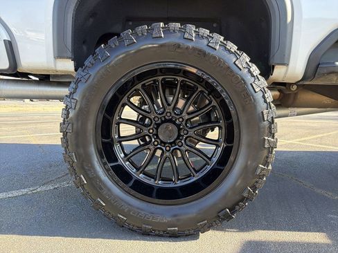 Used 2024 GMC Sierra 2500 Denali w/ Denali Reserve Package image 16