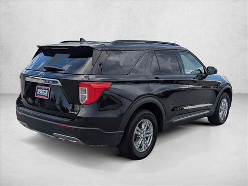 Used 2022 Ford Explorer XLT w/ Equipment Group 202A AWD/4WD image 5