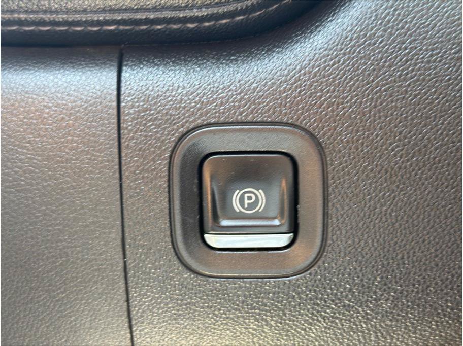 Used 2021 Chevrolet Silverado 1500 LT w/ Bed Protection Package RWD image 23