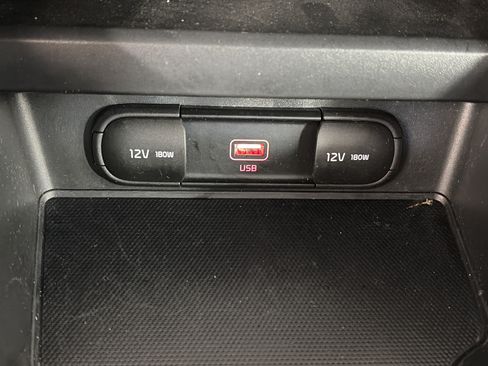 Certified 2021 Kia Soul LX FWD image 23