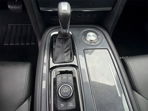 Used 2022 Nissan Armada SV w/ SV Appearance Package image 32