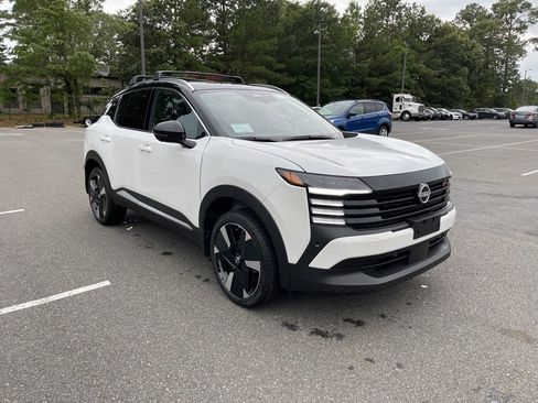 New 2025 Nissan Kicks SR w/ Illumination Package image 4