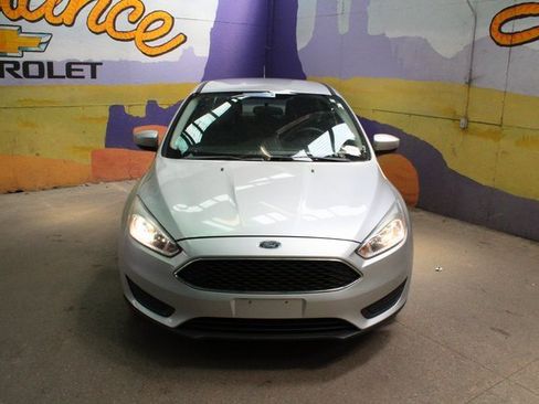 Used 2018 Ford Focus SE image 3