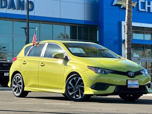 Used 2017 Toyota Corolla iM image 2