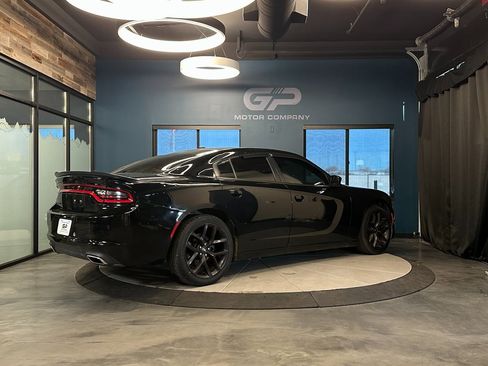 Used 2020 Dodge Charger SXT w/ Blacktop Package image 3
