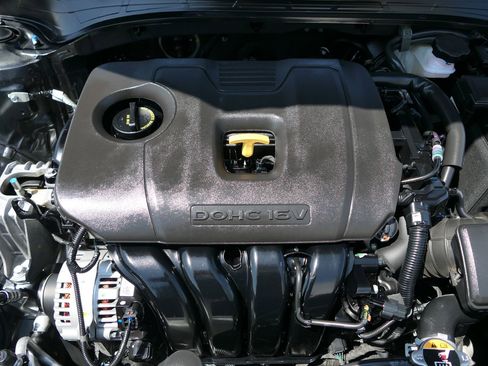 Used 2024 Kia Forte LXS w/ LXS Technology Package FWD image 28