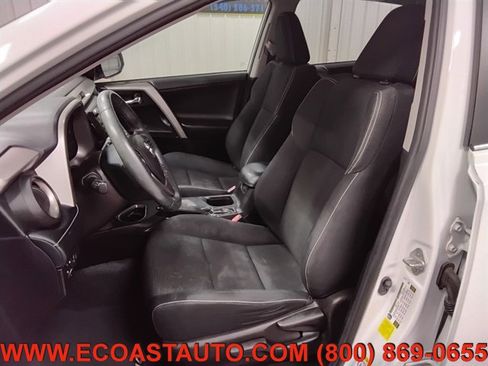 Used 2018 Toyota RAV4 XLE image 10