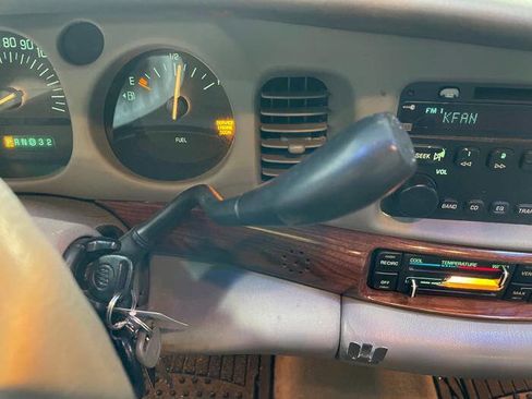 Used 2003 Buick Le Sabre Custom image 34
