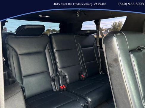 Used 2022 GMC Yukon XL SLE w/ Gmc Pro Safety Plus Package AWD/4WD image 16