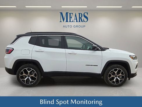 Used 2025 Jeep Compass Limited image 7
