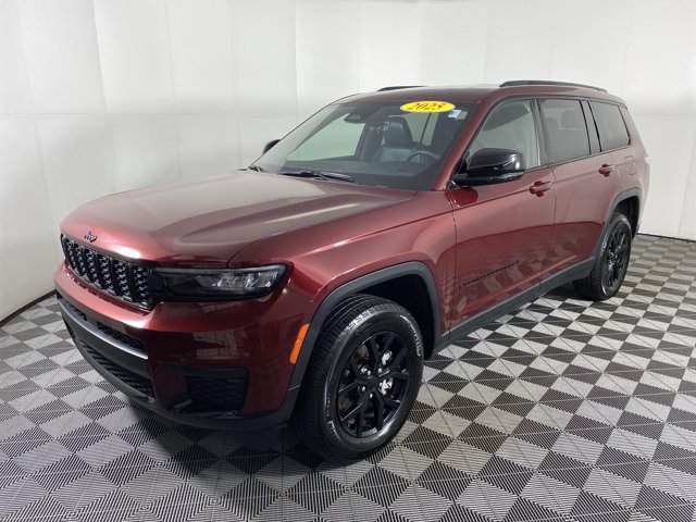 Used 2025 Jeep Grand Cherokee L Altitude AWD/4WD image 11