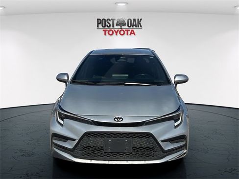 Used 2024 Toyota Corolla SE image 2