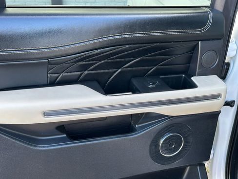 Used 2021 Ford Expedition Max Platinum image 17