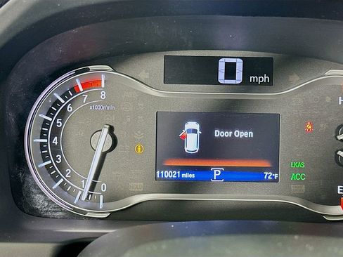 Used 2018 Honda Pilot Touring image 12